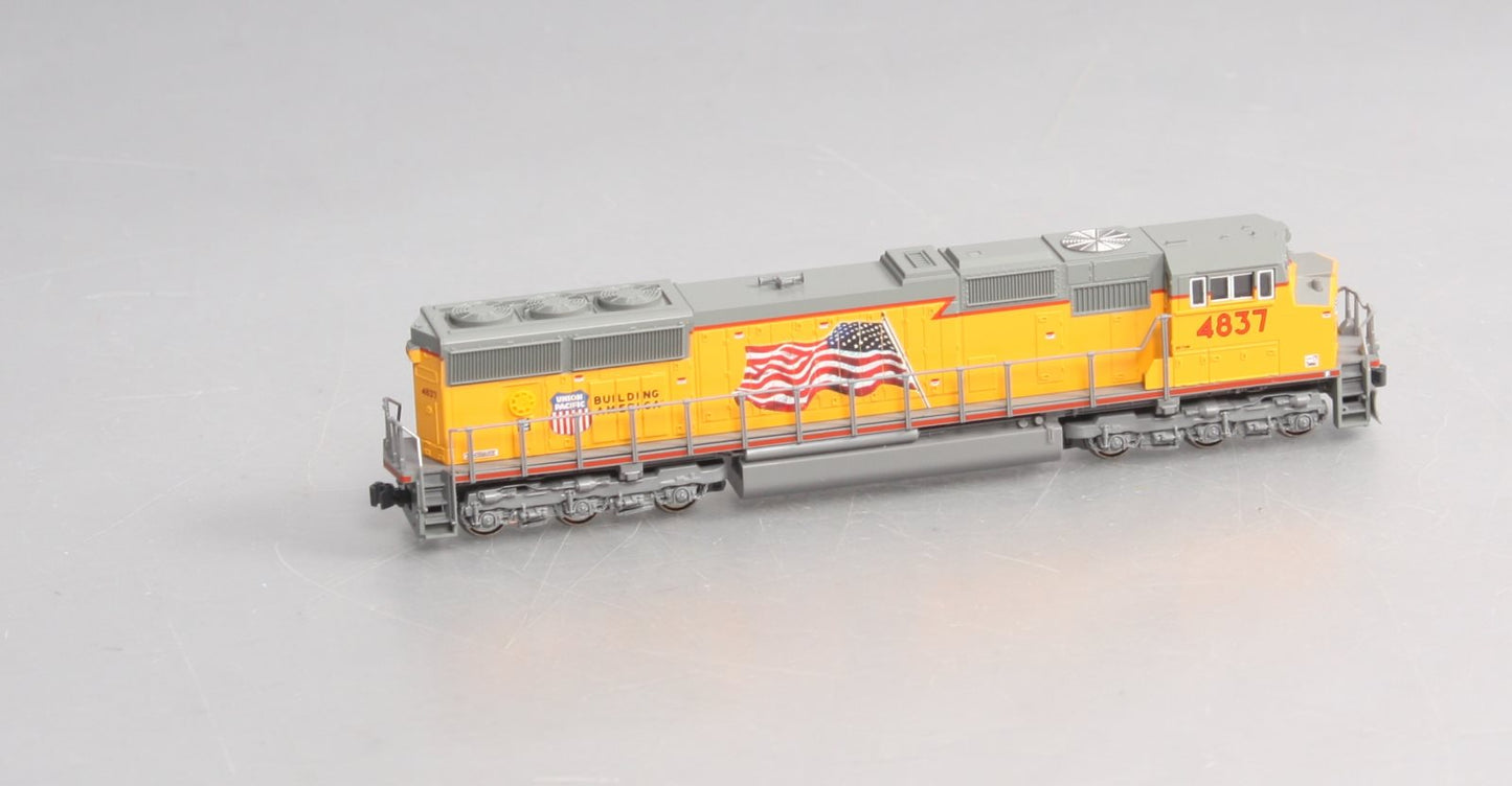 Kato 176-8604 N Scale Union Pacific SD70M Diesel Locomotive #4837