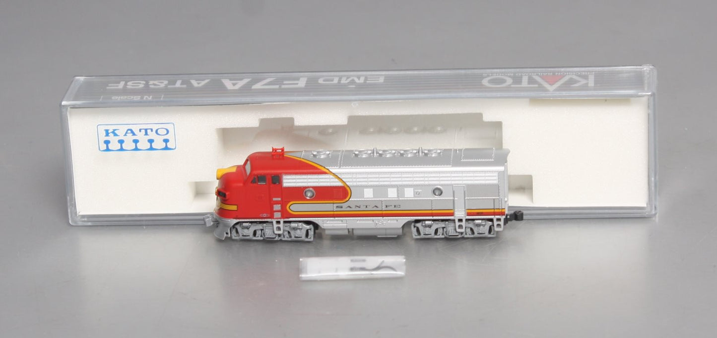 Kato 176-2122 N Scale Santa Fe F7A Powered Diesel Locomotive #40