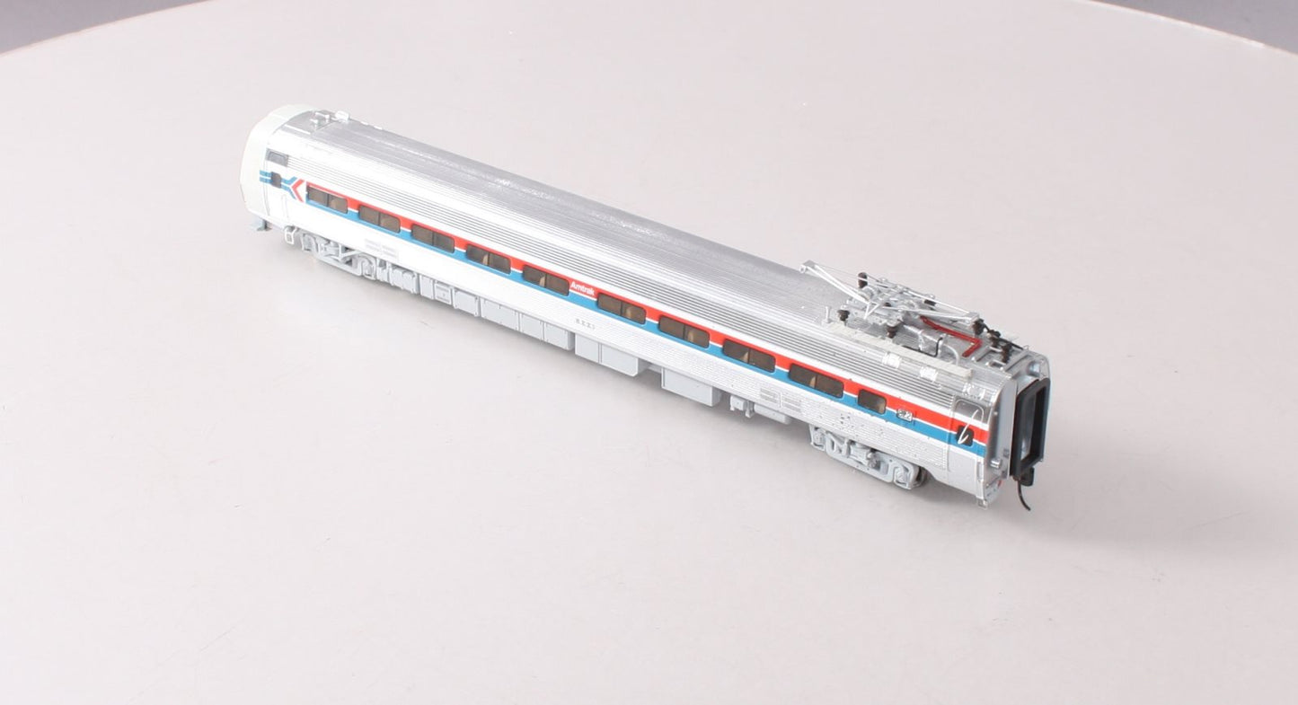 Walthers 920-13840 Amtrak 85' Budd Metroliner Coach #822