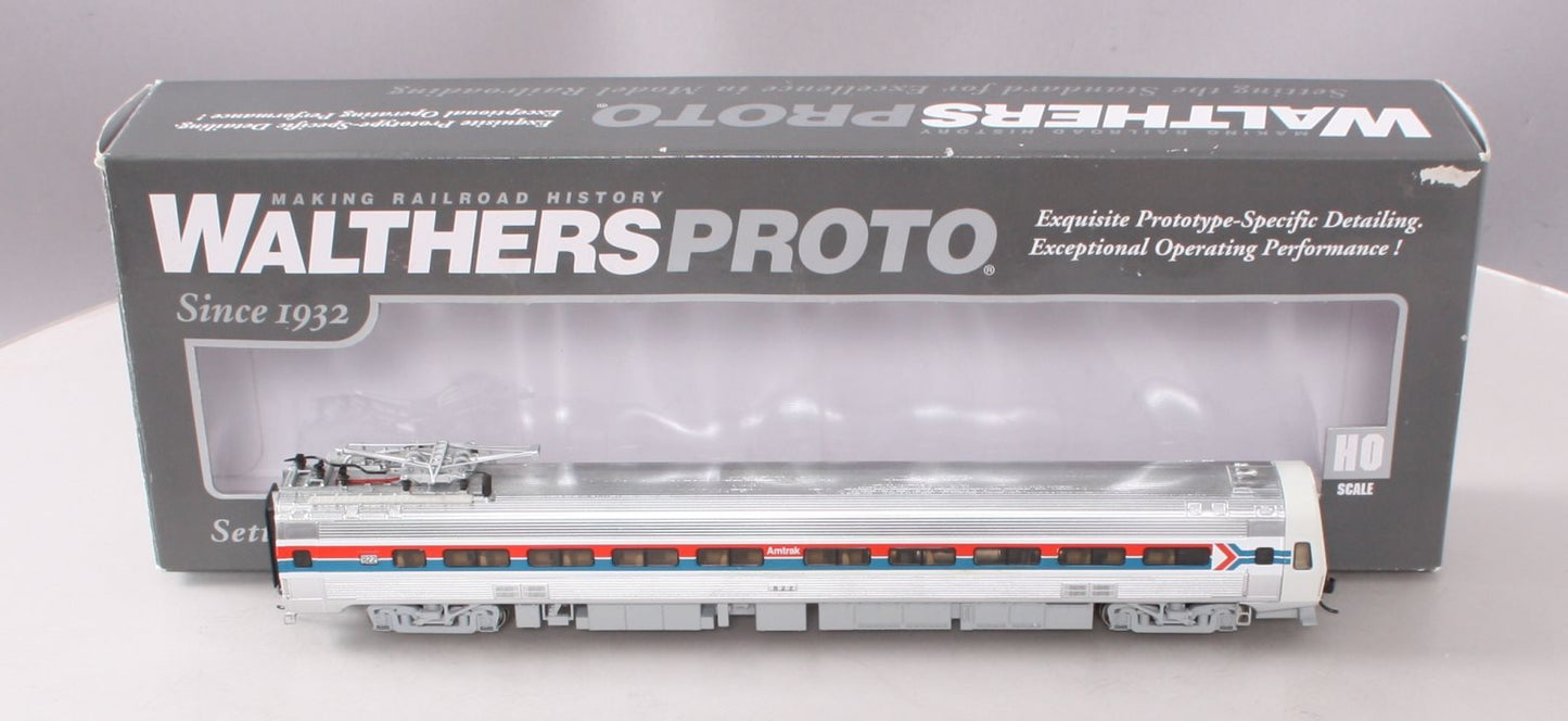 Walthers 920-13840 Amtrak 85' Budd Metroliner Coach #822