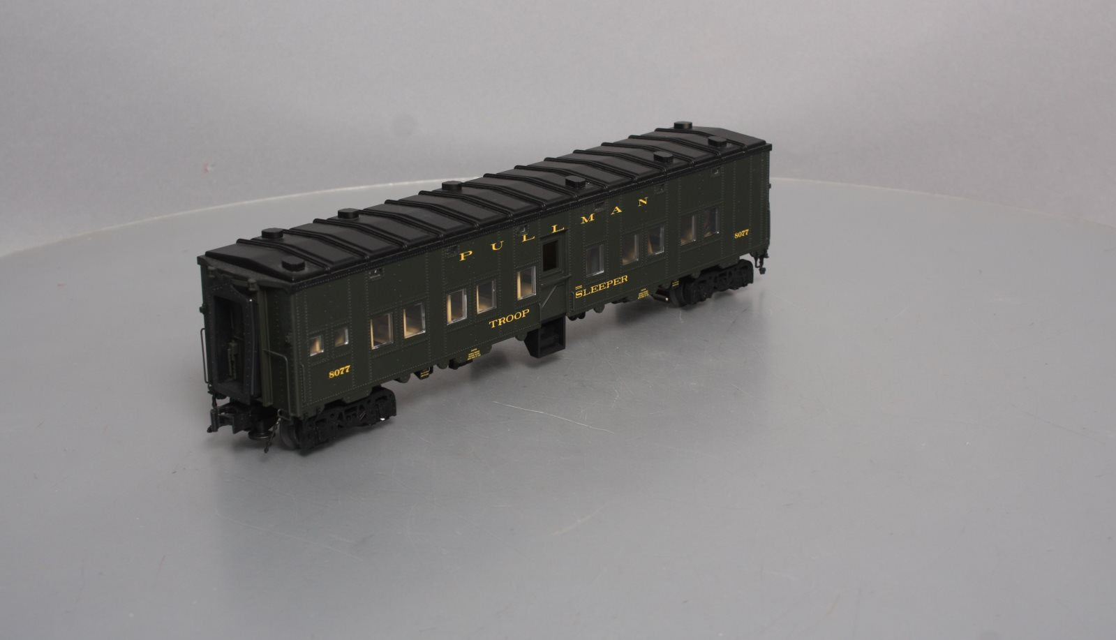 Weaver U21000LD O Gauge WW2 Pullman Troop Sleeper #8077 - 3 Rail NIB