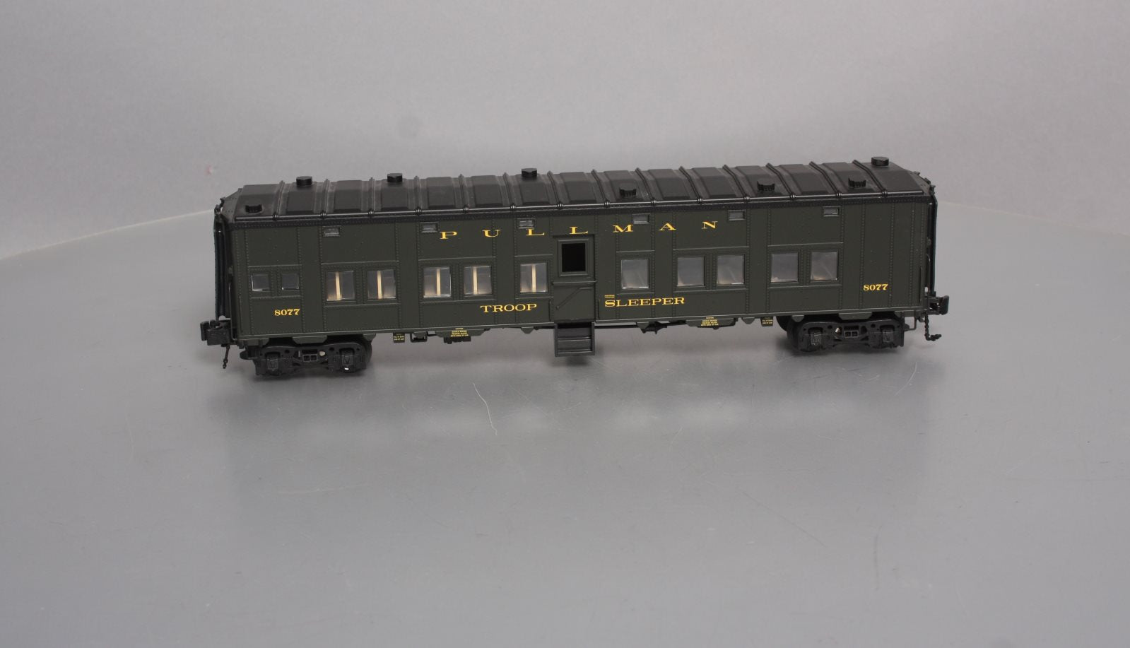 Weaver U21000LD O Gauge WW2 Pullman Troop Sleeper #8077 - 3 Rail NIB