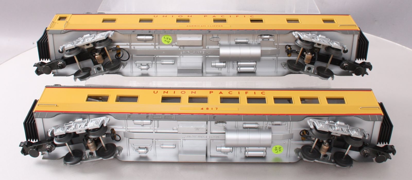 MTH 30-6722 O UP 60' Streamlined ABS Sleeper/Diner Passenger Set (Set of 2) LN/Box