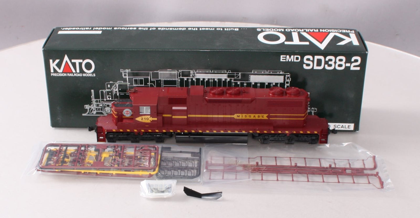 Kato 37-6531 HO DM&IR EMD SD38-2 Diesel Locomotive #210