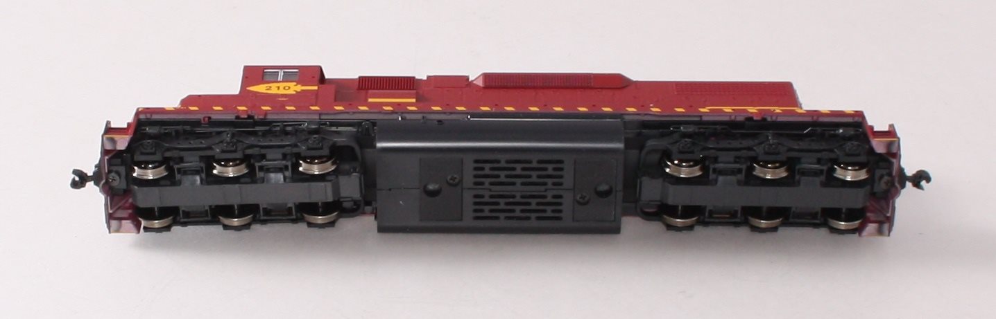 Kato 37-6531 HO DM&IR EMD SD38-2 Diesel Locomotive #210