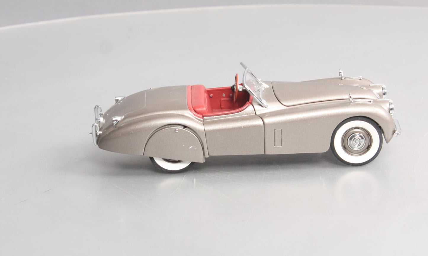 Danbury Mint 1949 1:24 Scale 1949 Jaguar XK120 Diecast Car NIB