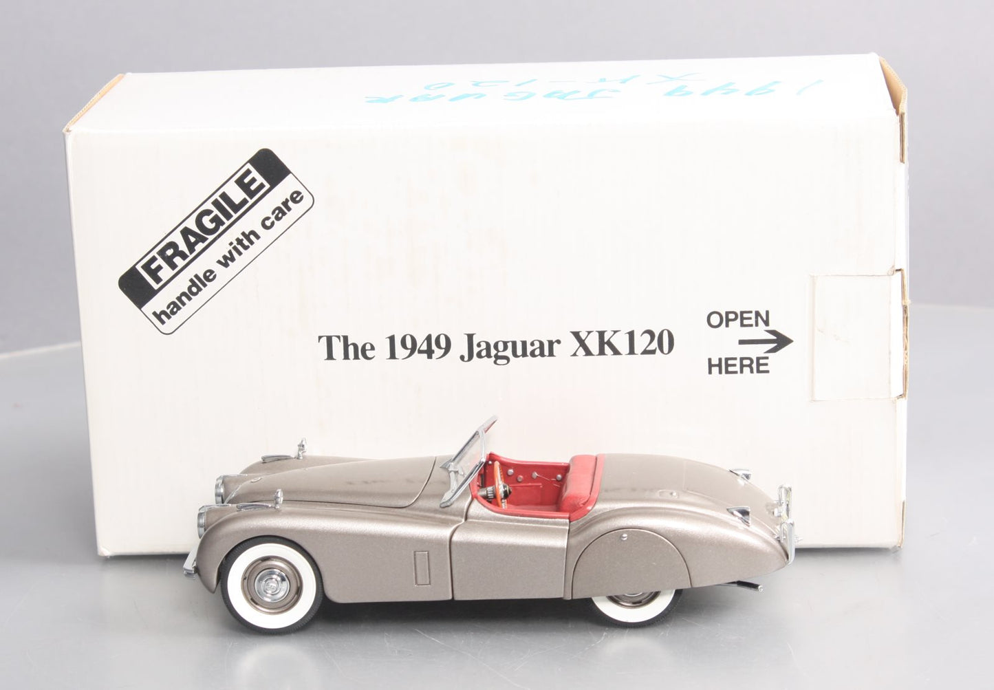 Danbury Mint 1949 1:24 Scale 1949 Jaguar XK120 Diecast Car NIB