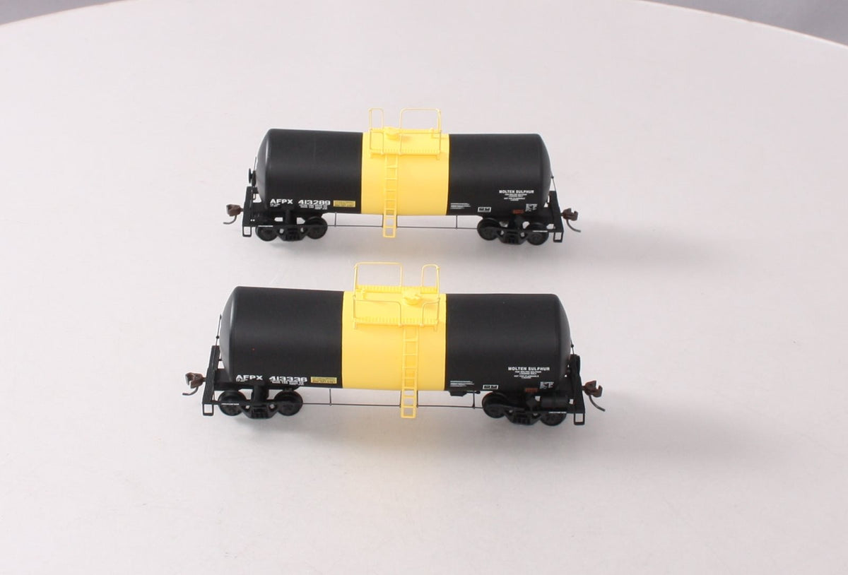 Walthers 932-27205 HO UTLX 16,000 Gallon Funnel Flow Tank Cars (Set of 2) LN/Box
