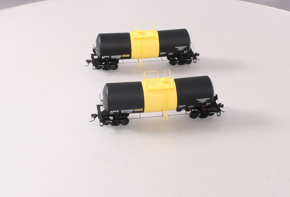 Walthers 932-27205 HO UTLX 16,000 Gallon Funnel Flow Tank Cars (Set of 2) LN/Box