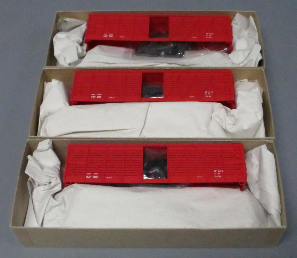 Accurail 4764 HO Scale Great Northern Stock Car Kits 3-Pack