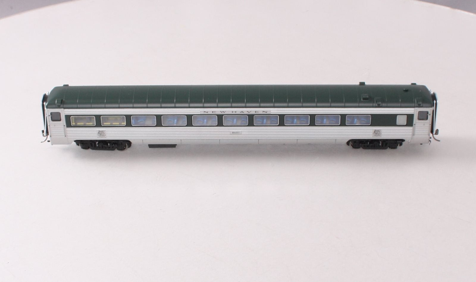 Rapido Trains 017200 HO New Haven Delivery 8600 Coach Skirted #8601