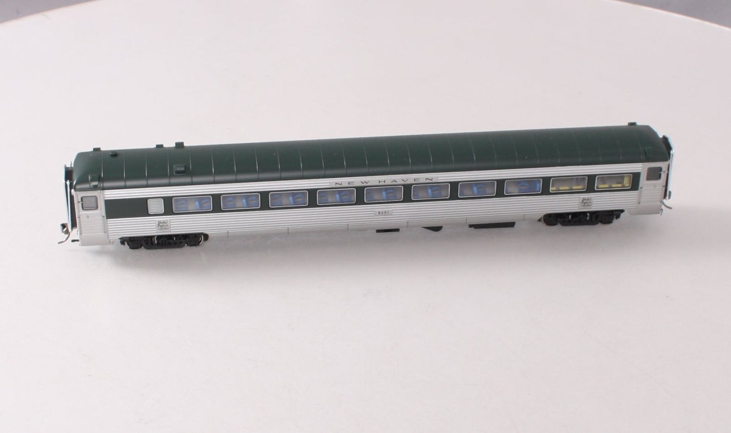 Rapido Trains 017200 HO New Haven Delivery 8600 Coach Skirted #8601