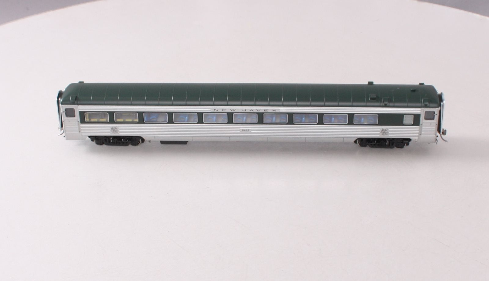 Rapido Trains 017201 HO New Haven Delivery 8600 Coach Skirted #8610