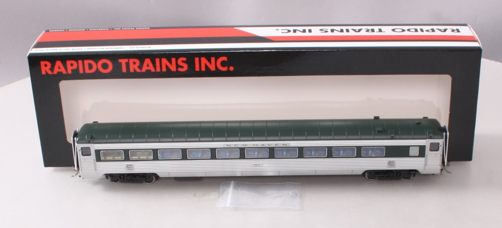 Rapido Trains 017202 HO New Haven Delivery 8600 SS Coach Skirted #8611
