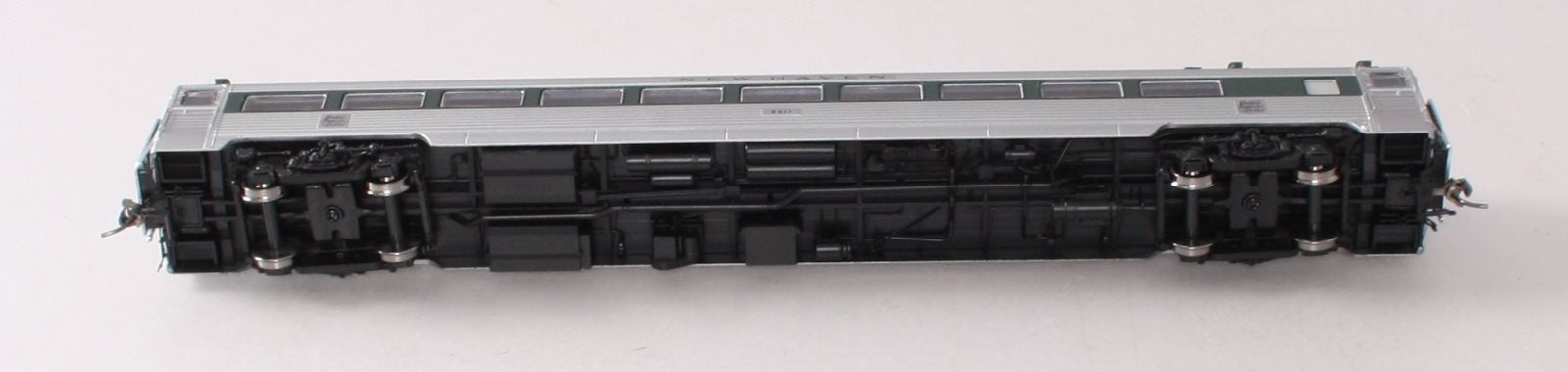Rapido Trains 017202 HO New Haven Delivery 8600 SS Coach Skirted #8611