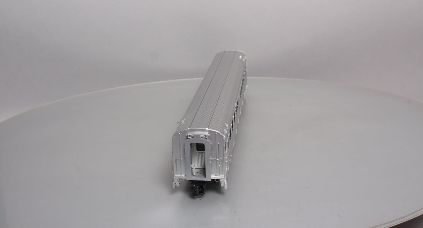 Atlas 3001176-1 CB&Q "Silver Butte" Streamlined 10-6 Sleeping Car #425 (3 Rail)