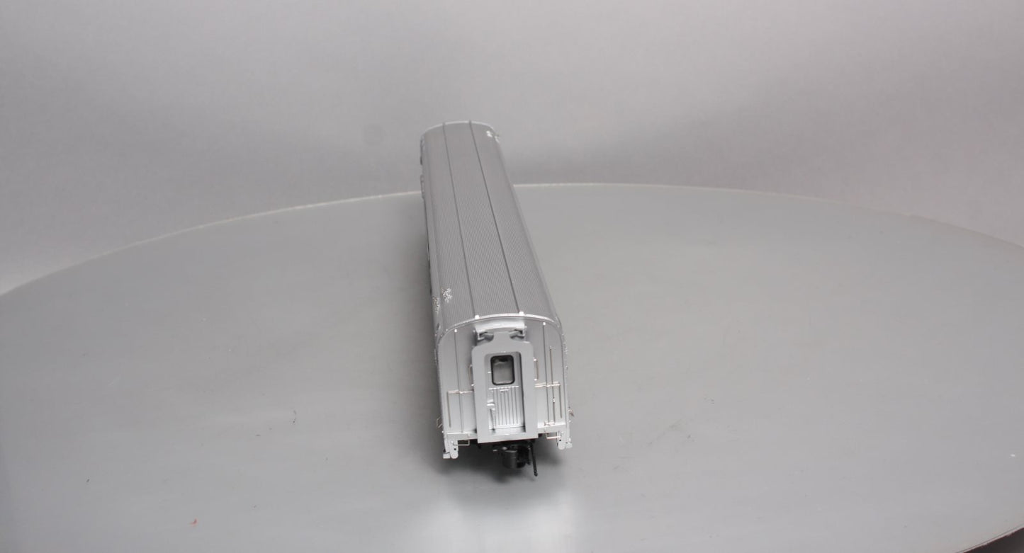 Atlas 3001176-1 CB&Q "Silver Butte" Streamlined 10-6 Sleeping Car #425 (3 Rail)