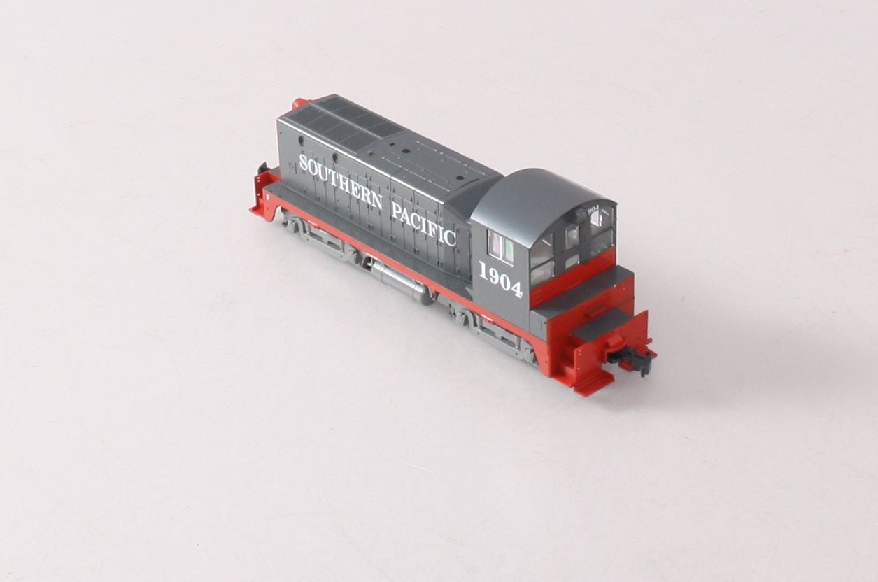 Kato 37-11B HO Southern Pacific EMD NW2 Phase II Diesel Locomotive #1904 -DC