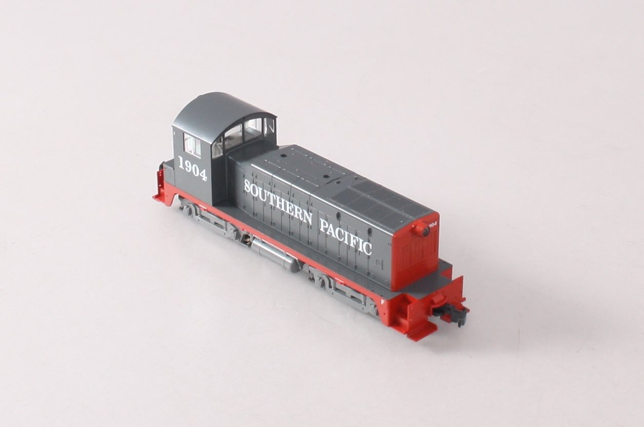 Kato 37-11B HO Southern Pacific EMD NW2 Phase II Diesel Locomotive