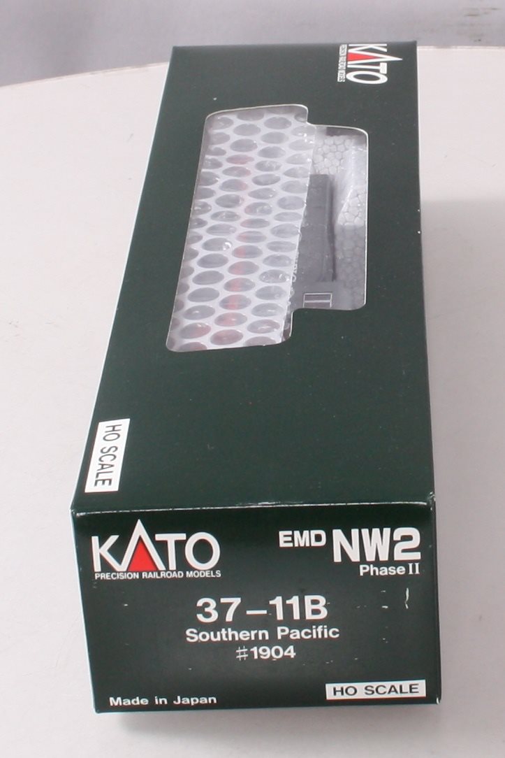 Kato 37-11B HO Southern Pacific EMD NW2 Phase II Diesel Locomotive #1904 -DC