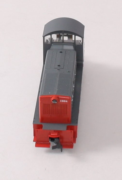 Kato 37-11B HO Southern Pacific EMD NW2 Phase II Diesel Locomotive #1904 -DC