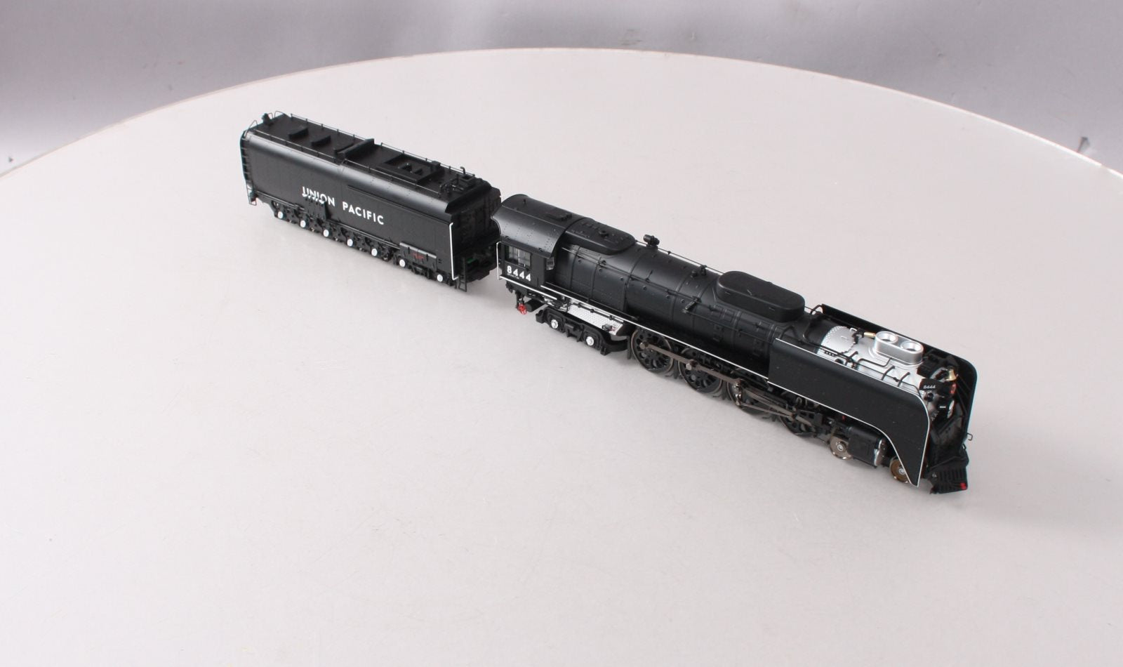 Athearn G97378 HO Union Pacific FEF-3 4-8-4 Steam Locomotive DCC & Sound #8444
