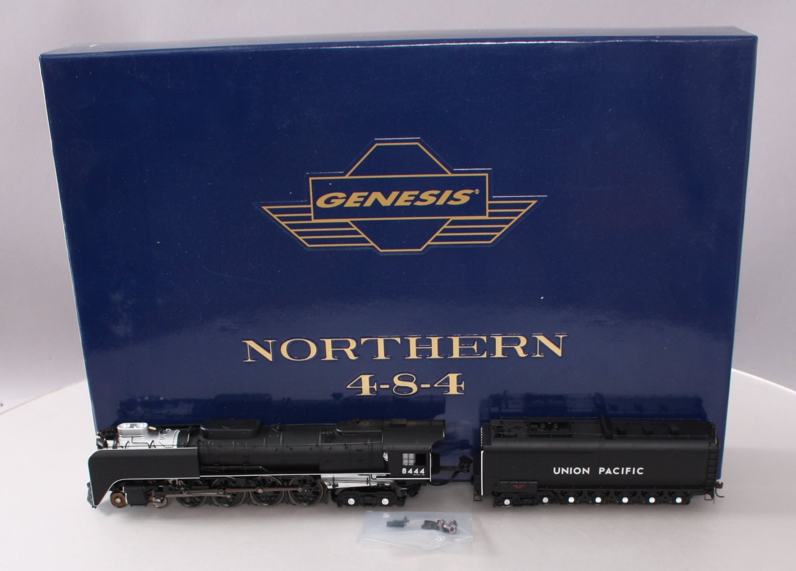 Athearn G97378 HO Union Pacific FEF-3 4-8-4 Steam Locomotive DCC & Sound #8444