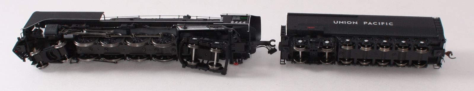 Athearn G97378 HO Union Pacific FEF-3 4-8-4 Steam Locomotive DCC & Sound #8444