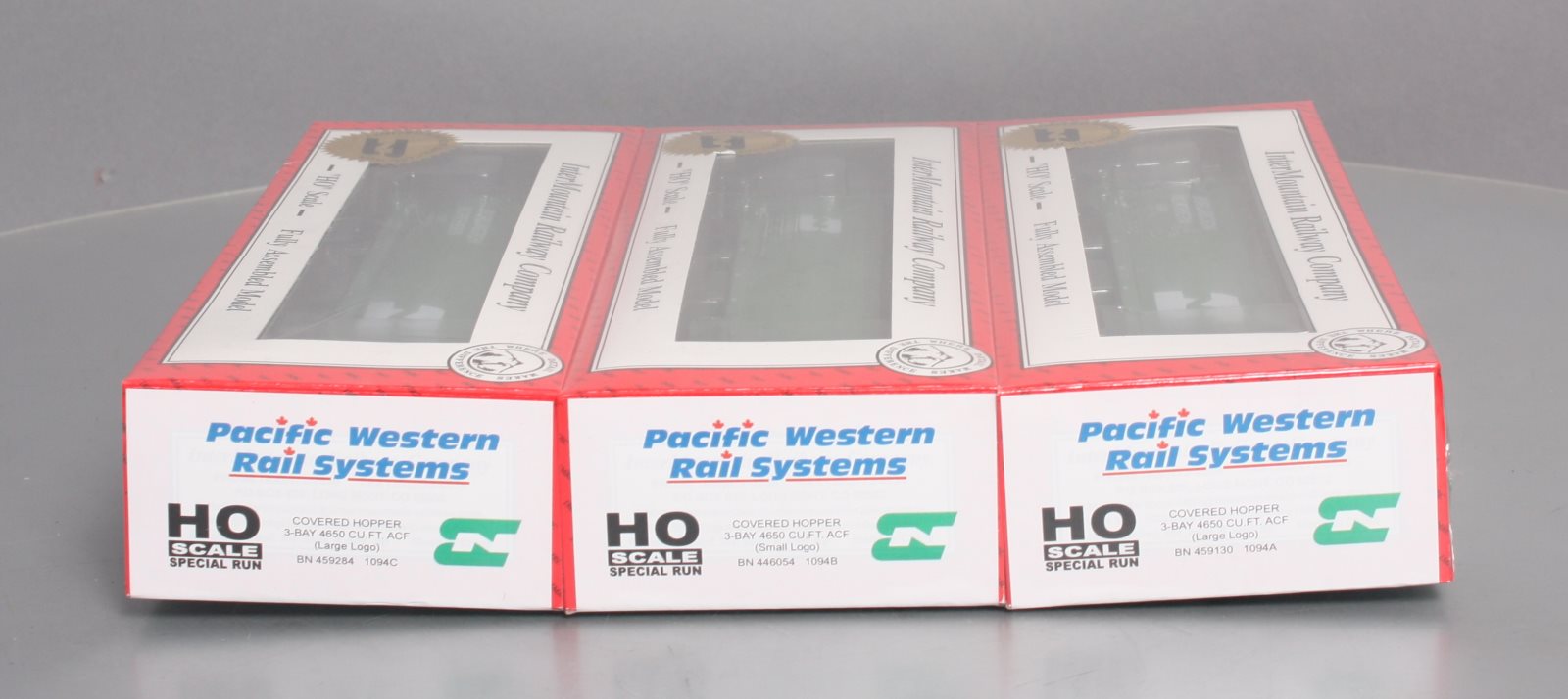 InterMountain 1094-3A Burlington Northern PWRS 3 Bay Covered Hopper (3 Pack) MT/Box