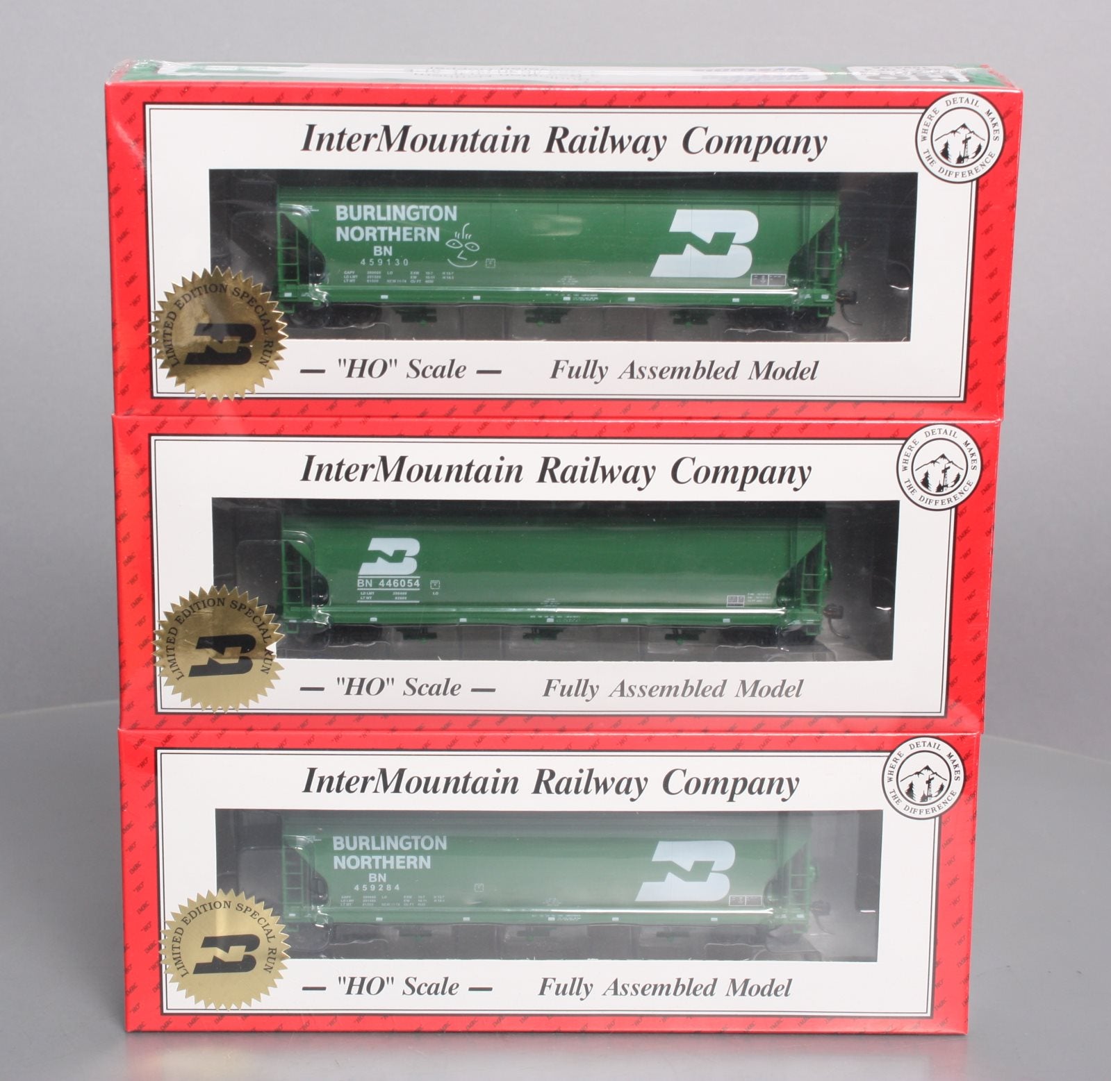 InterMountain 1094-3A Burlington Northern PWRS 3 Bay Covered Hopper (3 Pack) MT/Box