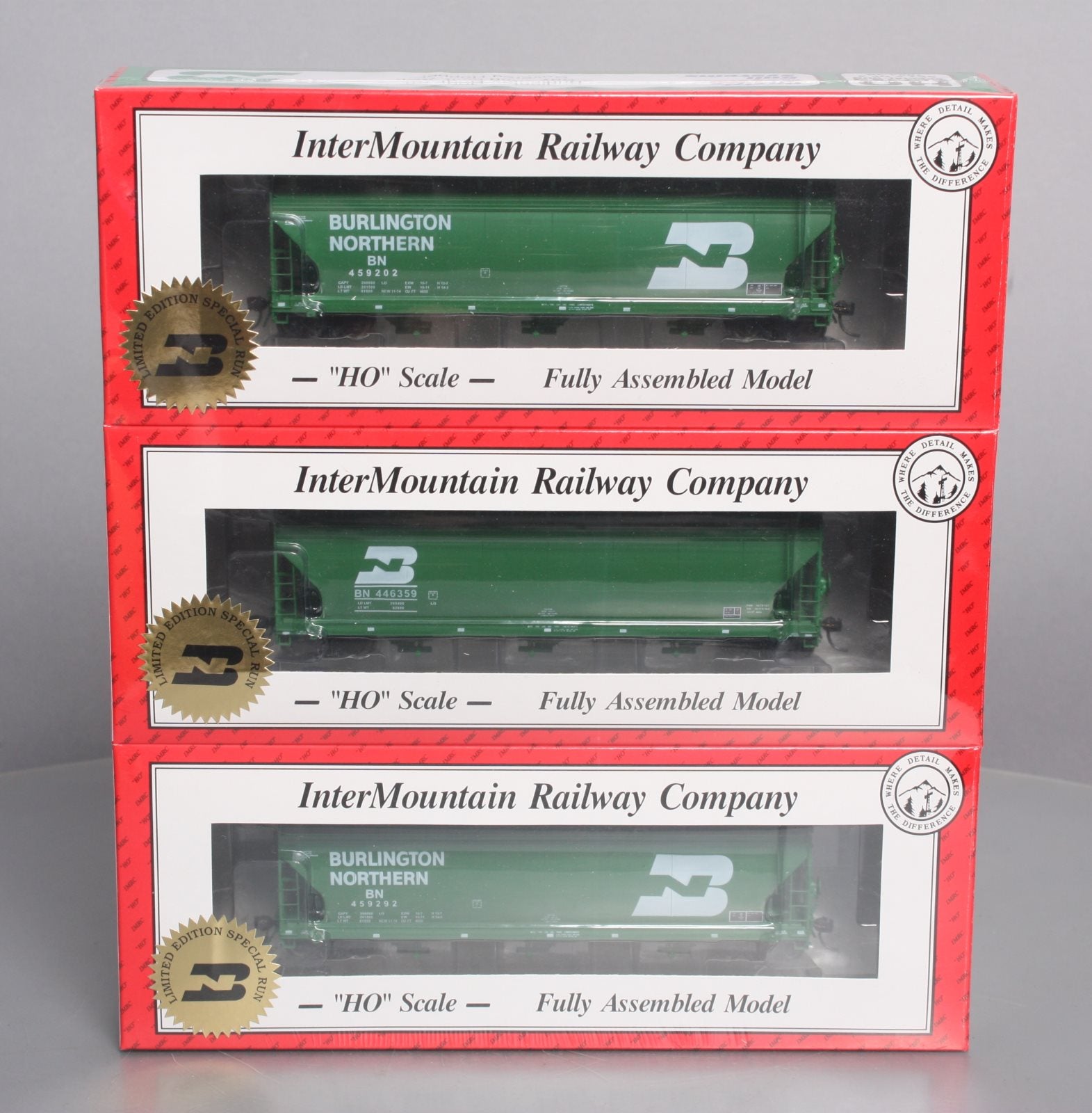 InterMountain 1094-3B Burlington Northern PWRS 3 Bay Covered Hopper (3 Pack) MT/Box