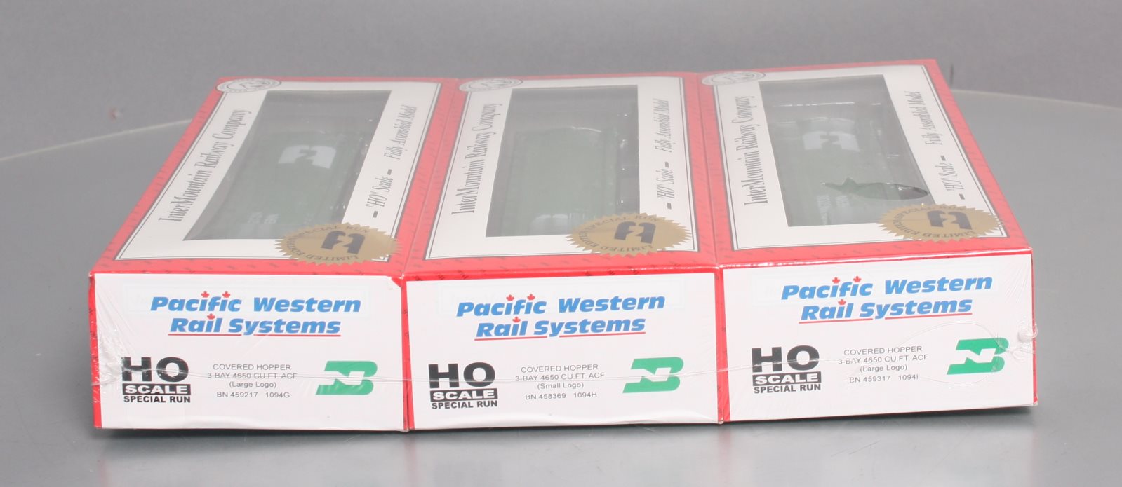 InterMountain 1094-3C Burlington Northern PWRS 3 Bay Covered Hopper (3 Pack) MT/Box