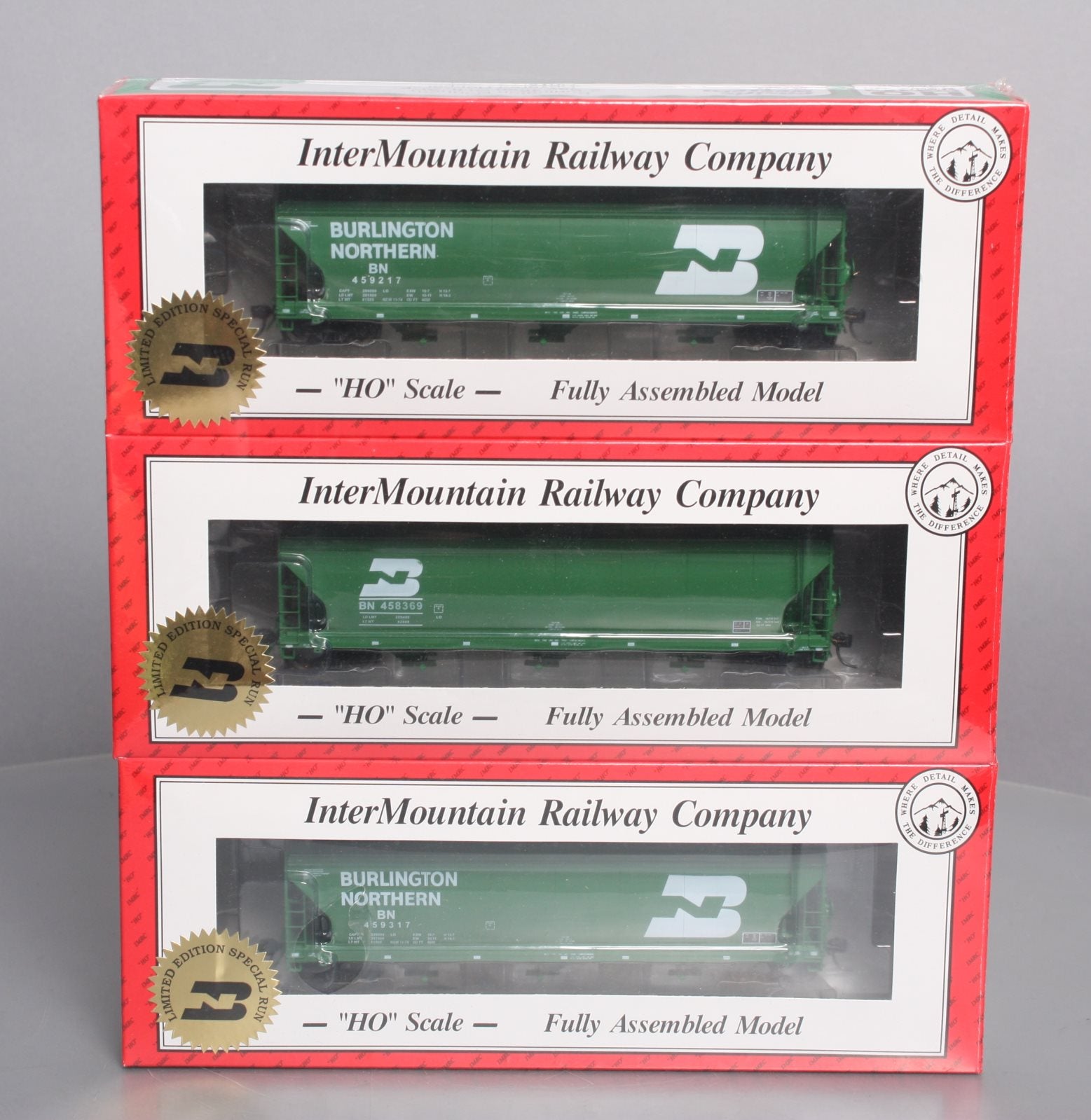 InterMountain 1094-3C Burlington Northern PWRS 3 Bay Covered Hopper (3 Pack) MT/Box