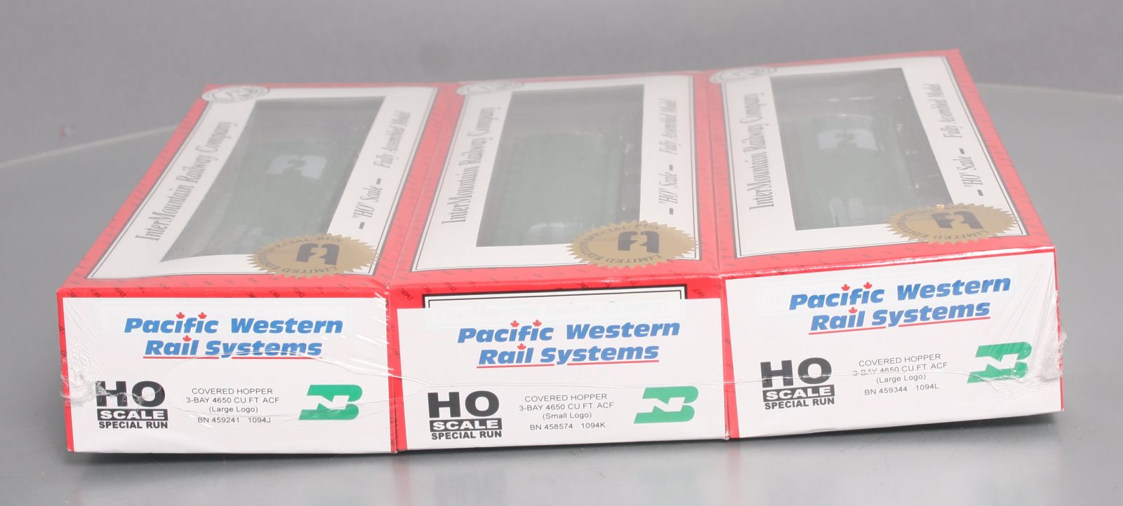 InterMountain 1094-3D Burlington Northern PWRS 3 Bay Covered Hopper (3 Pack) MT/Box