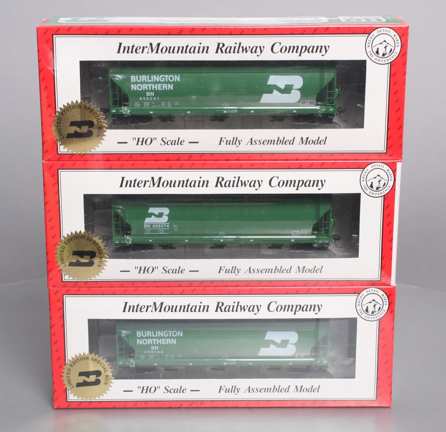 InterMountain 1094-3D Burlington Northern PWRS 3 Bay Covered Hopper (3 Pack) MT/Box