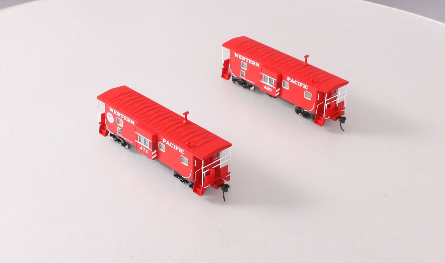 Walthers 932-240458 HO WP International Steel Bay Window Caboose (Set of 2)