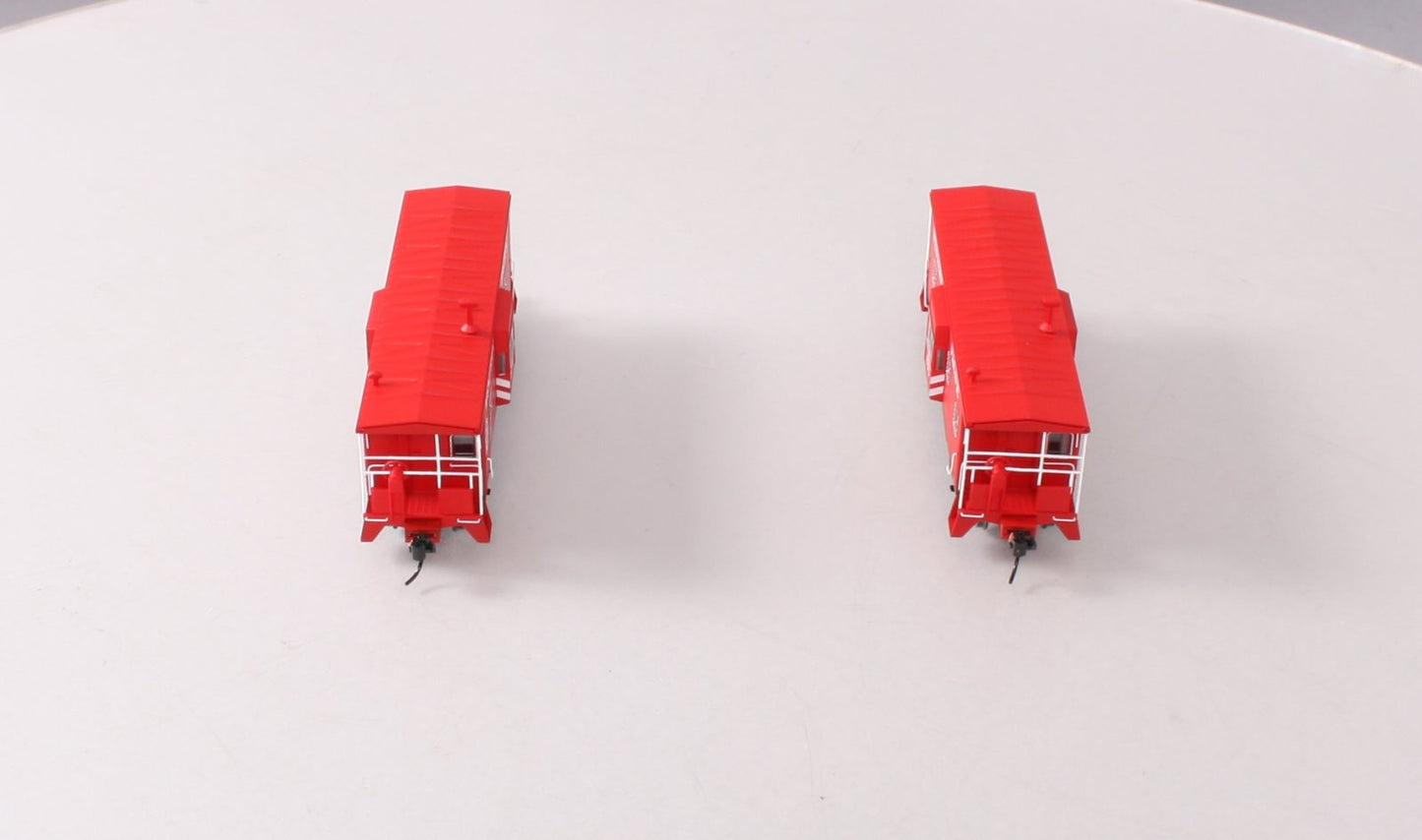 Walthers 932-240458 HO WP International Steel Bay Window Caboose (Set of 2)