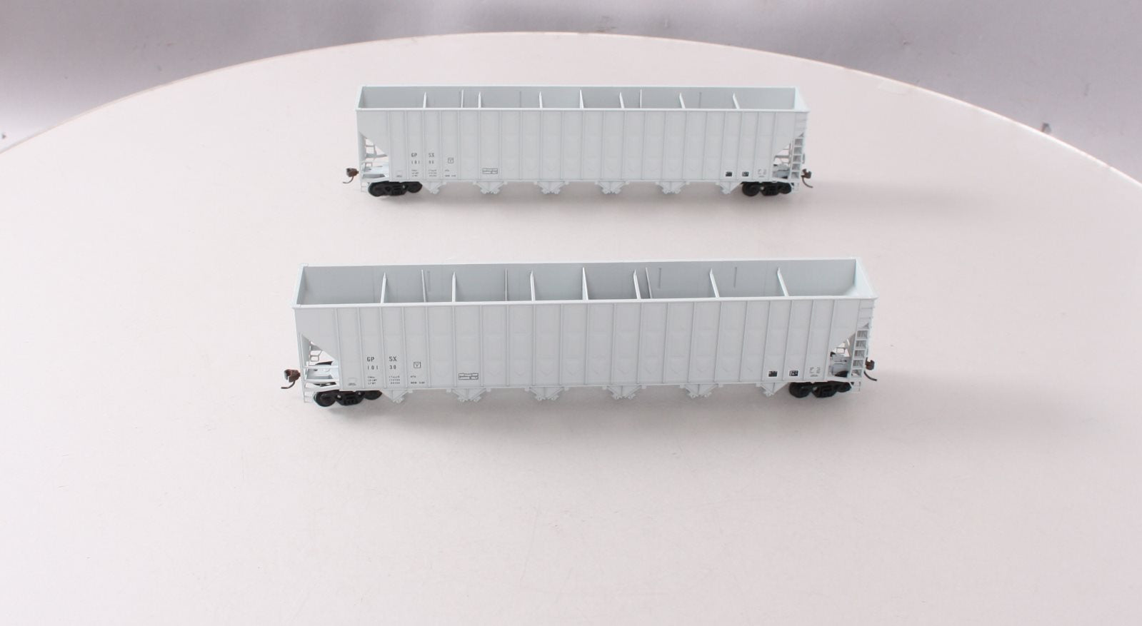Walthers 932-25688 HO GP Greenville 7K Cubic Feet Wood Chip Hopper (2Pack)
