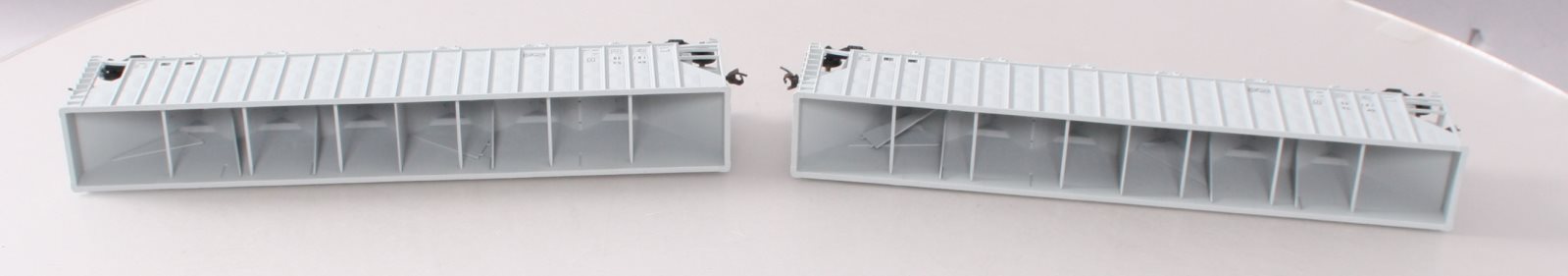Walthers 932-25688 HO GP Greenville 7K Cubic Feet Wood Chip Hopper (2Pack)