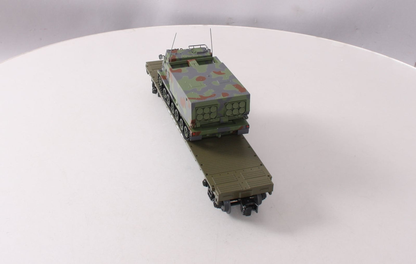 MTH 30-76843 O Gauge U.S. Army Flat Car with M270 Rocket Launcher
