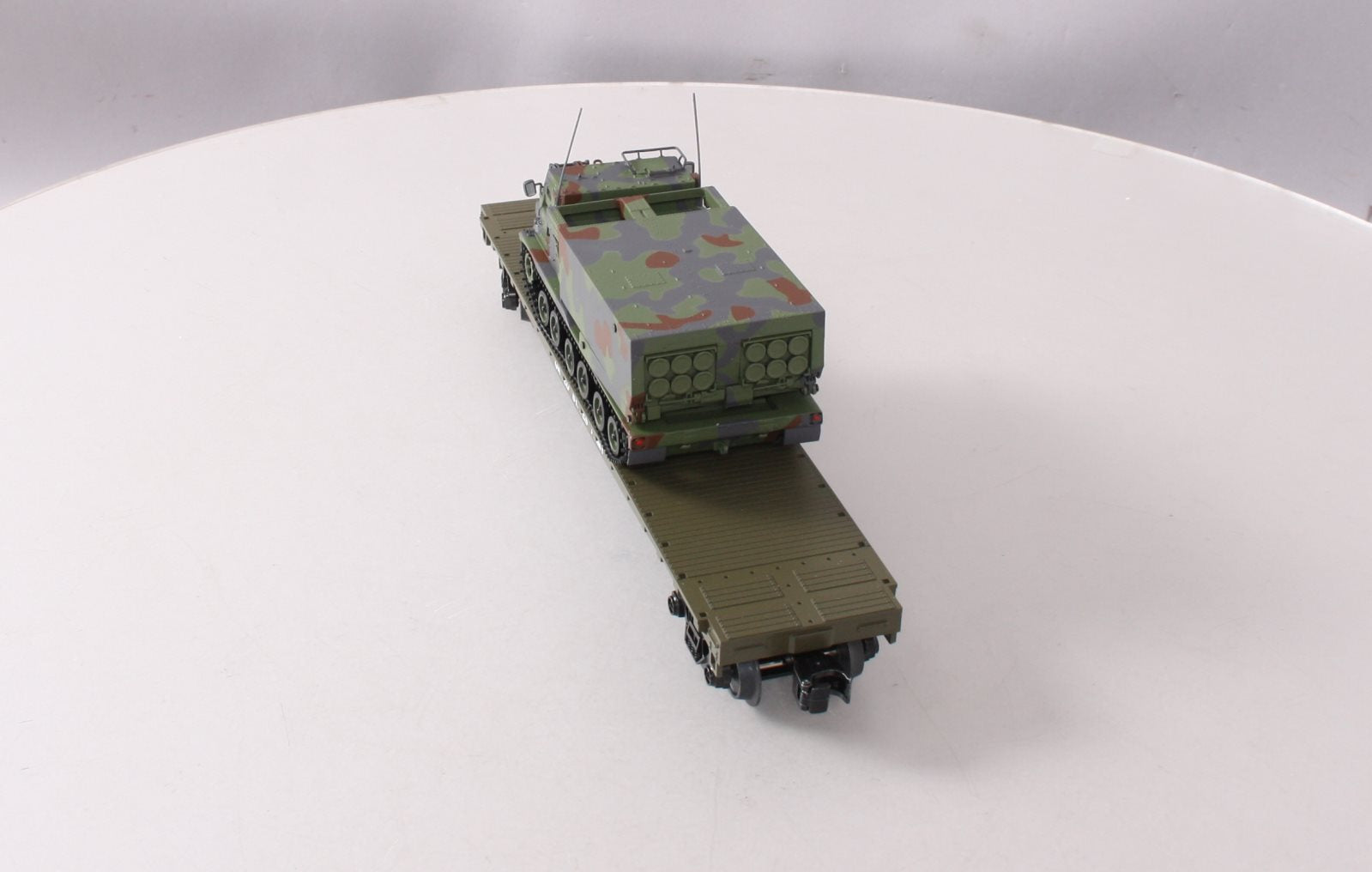 MTH 30-76843 O Gauge U.S. Army Flat Car with M270 Rocket Launcher