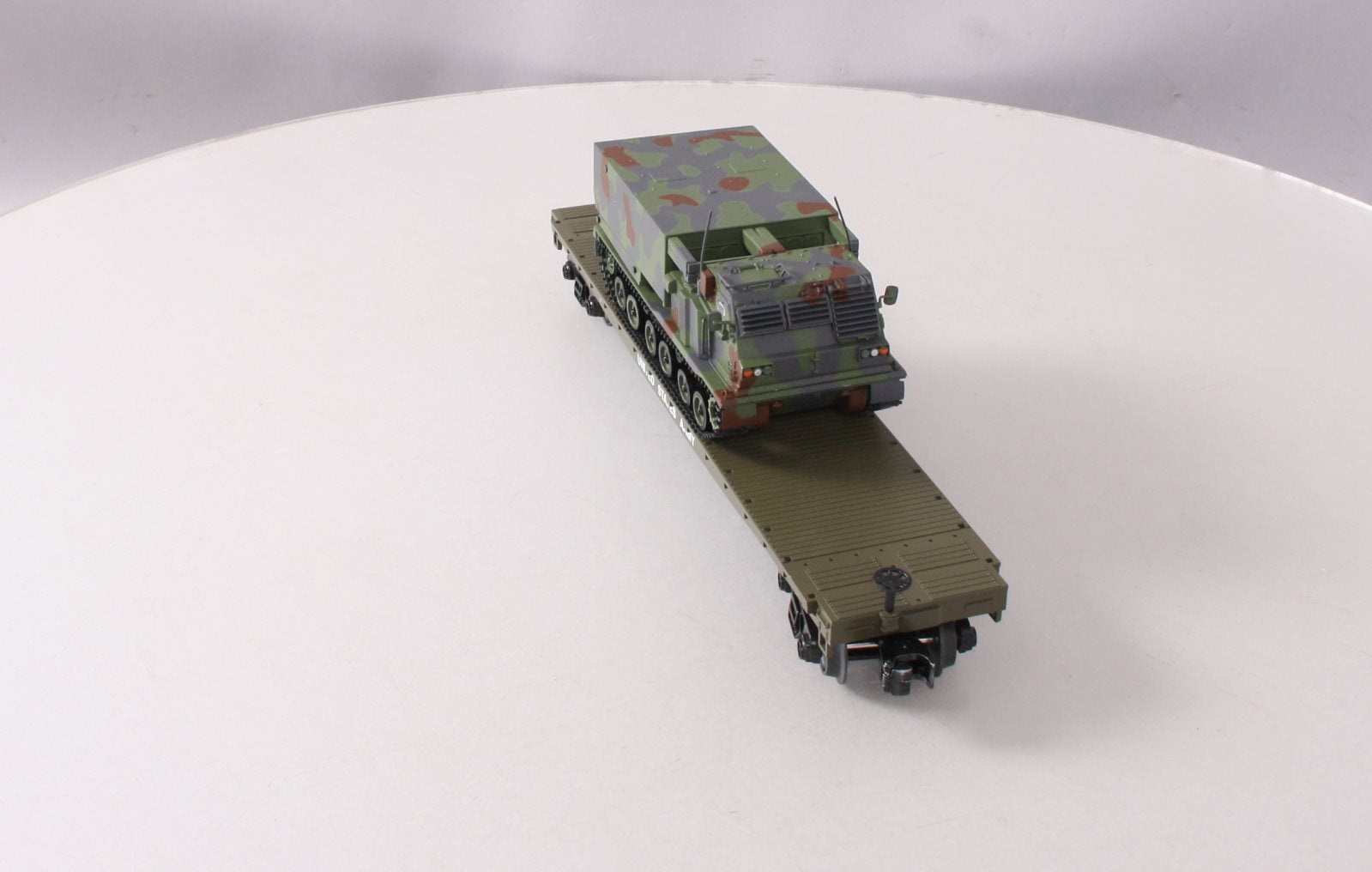 MTH 30-76843 O Gauge U.S. Army Flat Car with M270 Rocket Launcher