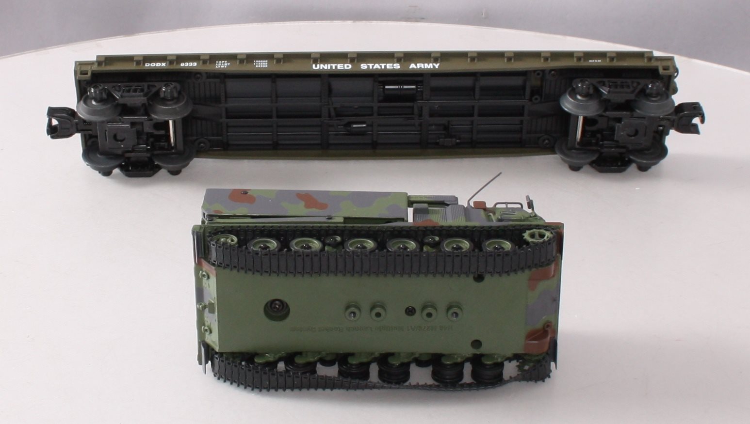 MTH 30-76843 O Gauge U.S. Army Flat Car with M270 Rocket Launcher