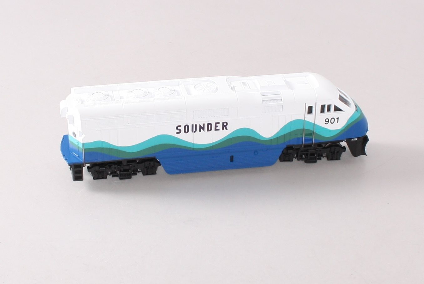 Athearn 2610 HO Scale Seattle Sounder F59PHI Powered Diesel Locomotive #901 LN/Box