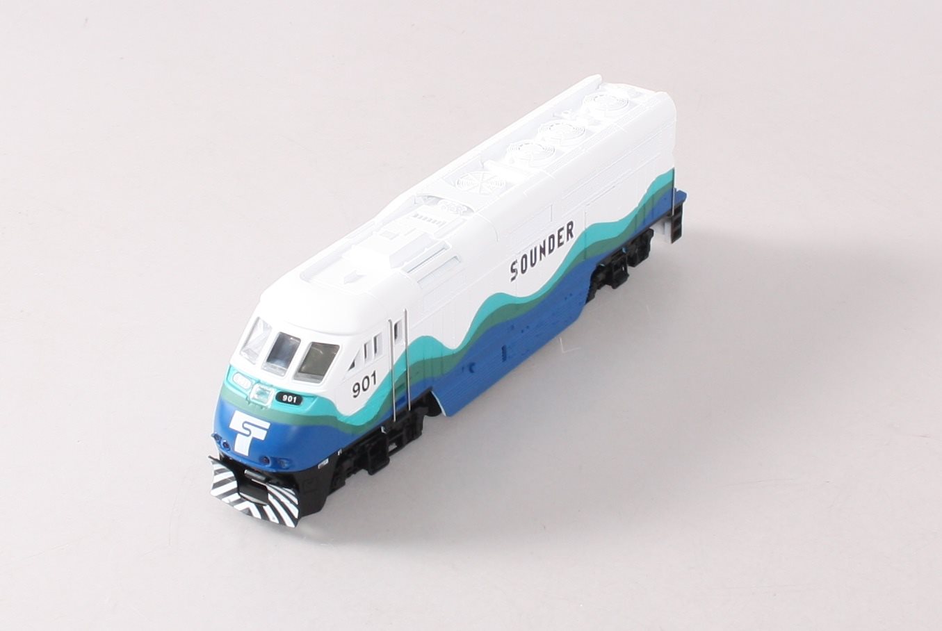 Athearn 2610 HO Scale Seattle Sounder F59PHI Powered Diesel Locomotive #901 LN/Box