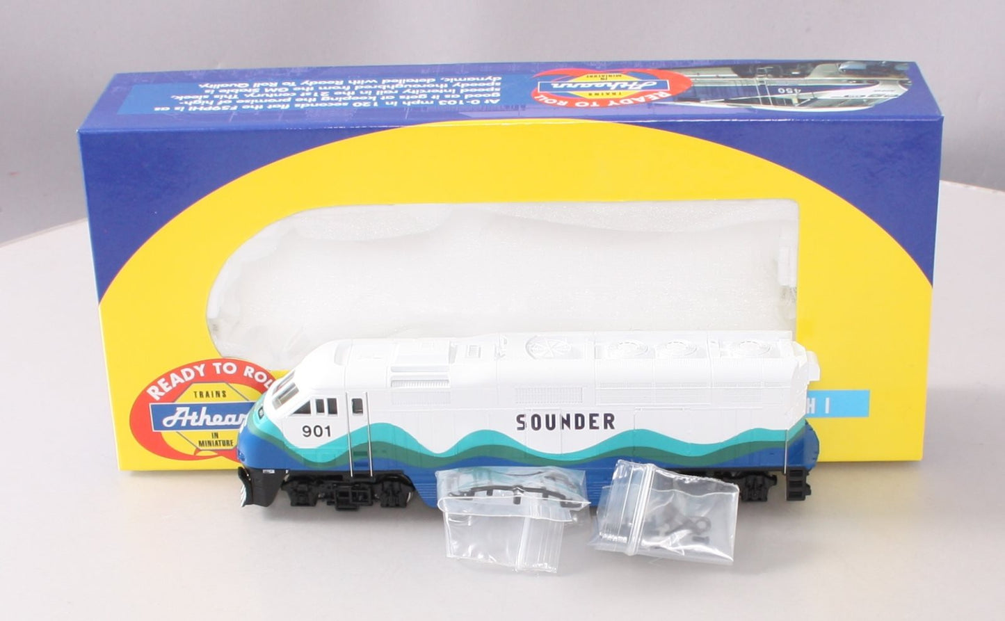 Athearn 2610 HO Scale Seattle Sounder F59PHI Powered Diesel Locomotive #901 LN/Box