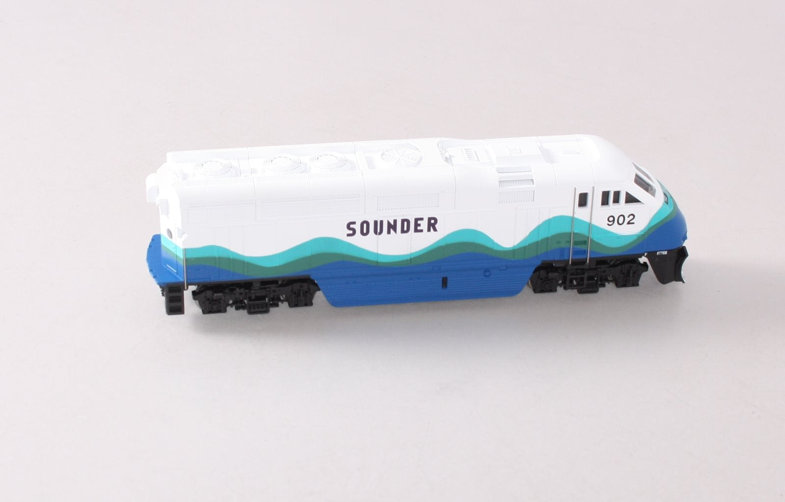 Athearn 2611 HO Scale Seattle Sounder F59PHI Powered Diesel Locomotive #902 LN/Box