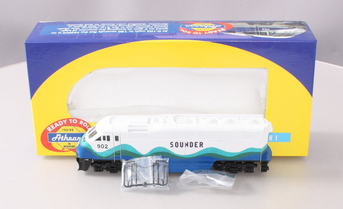 Athearn 2611 HO Scale Seattle Sounder F59PHI Powered Diesel Locomotive #902 LN/Box