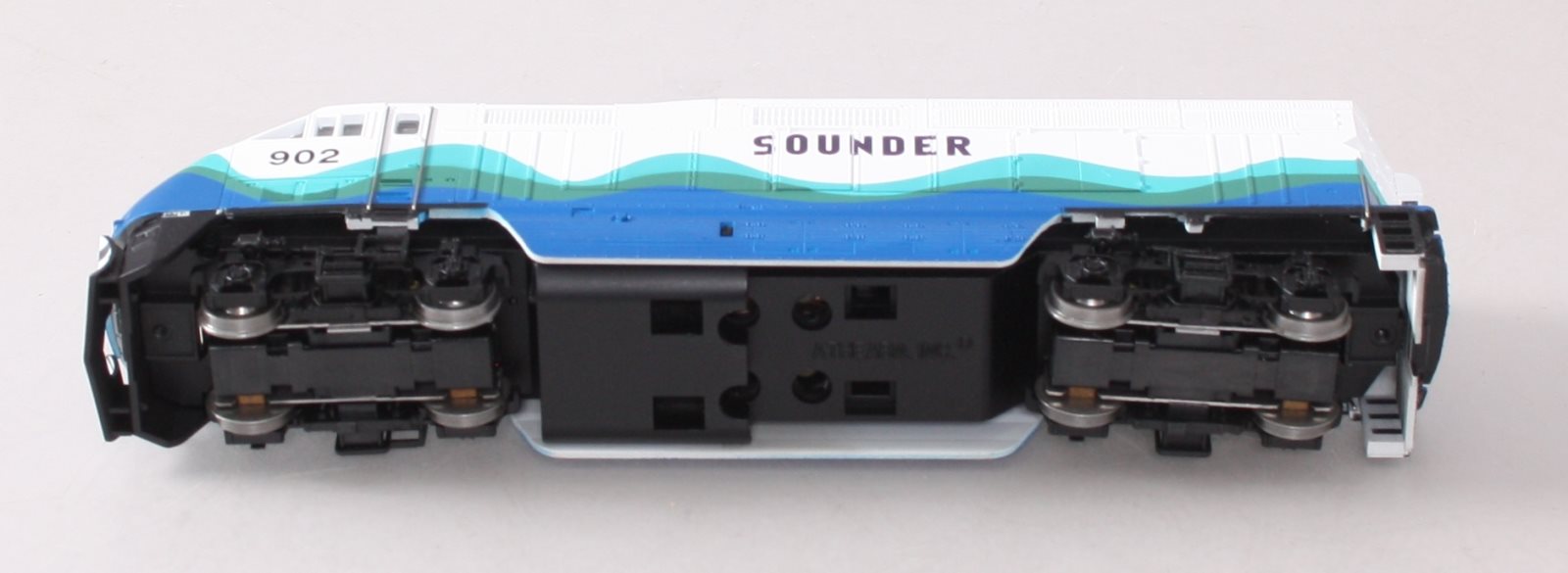 Athearn 2611 HO Scale Seattle Sounder F59PHI Powered Diesel Locomotive #902 LN/Box