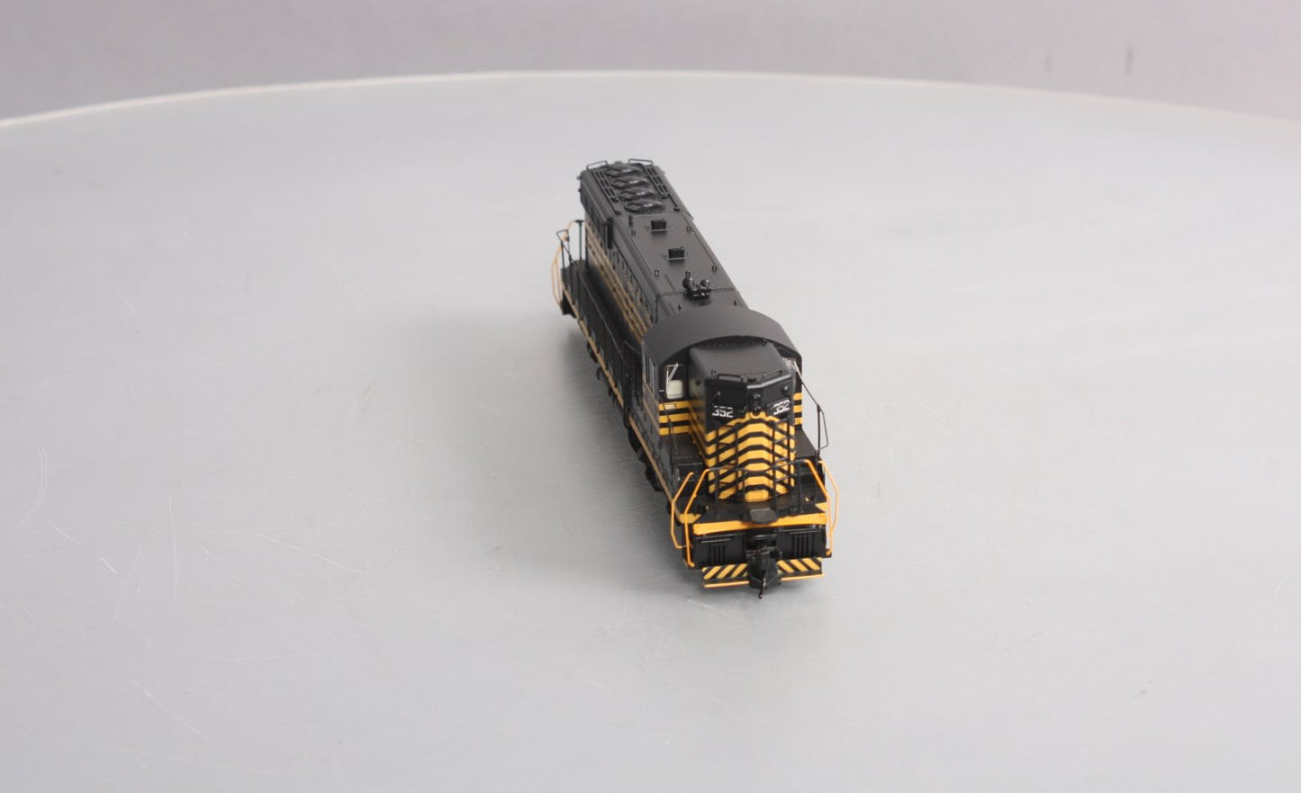 Broadway Limited 5814 HO Nickel Plate Road EMD SD9 3-Stripe Diesel Loco #352